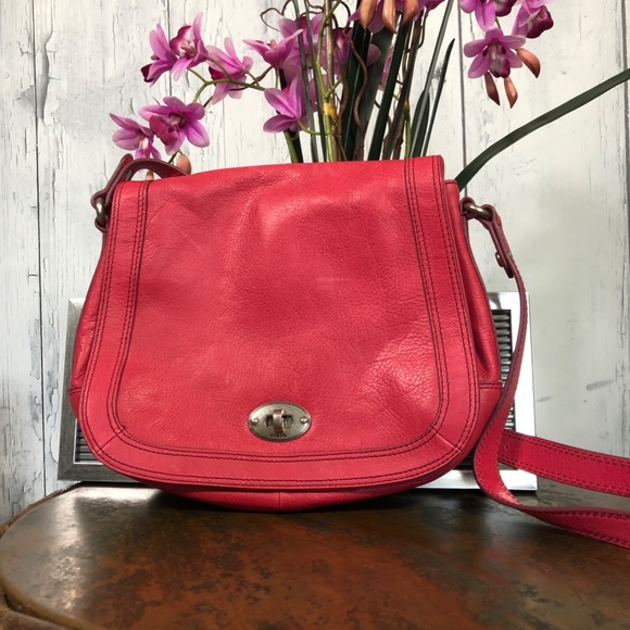 Fossil Hot Pink Leather Saddle Crossbody Bag NWOT - Picture 2 of 14